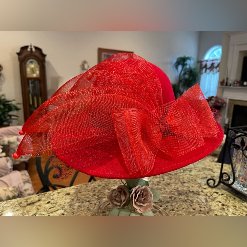 Dress Hat with Decorative Veil - Picture 2 of 5